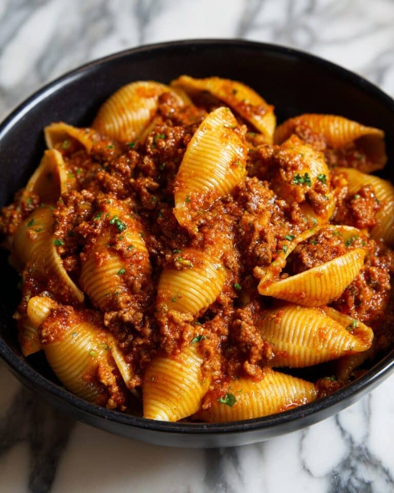 Luxurious Beef Pasta in a Creamy Garlic Sauce Recipe