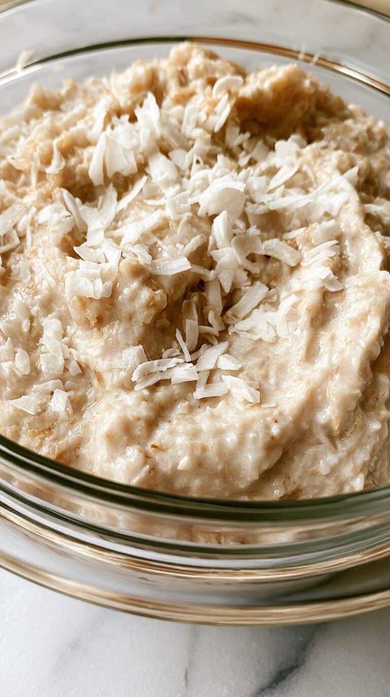 Creamy Overnight Oats with Chia Seeds and Fresh Toppings Recipe